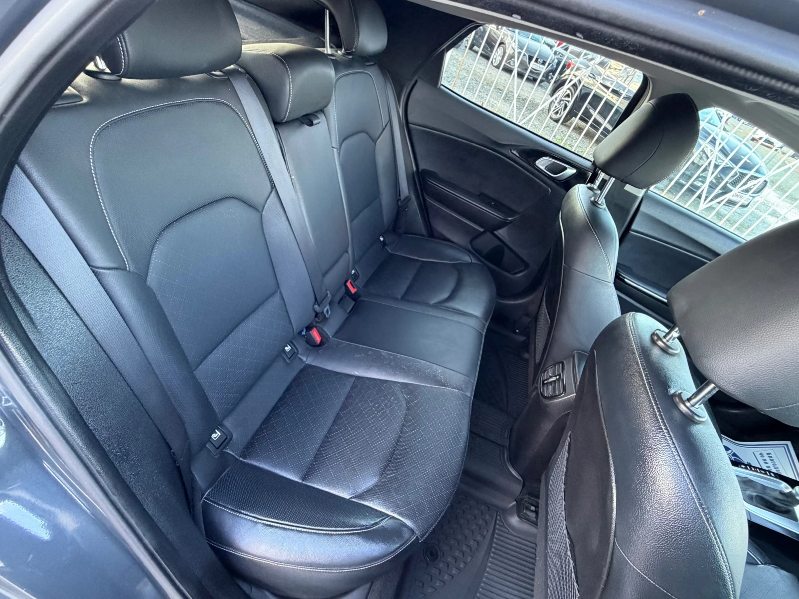 Kia XCeed PREMIUM 1.5i  / ПАНОРАМА / ОБДУХВАНЕ / 110 000 км , снимка 12 - Автомобили и джипове - 54933038