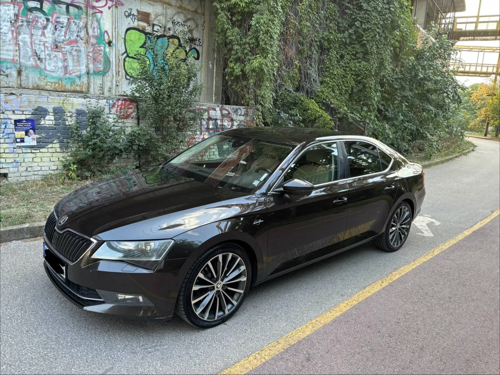 Skoda Superb Laurin & Klement  4x4, снимка 15 - Автомобили и джипове - 54973844