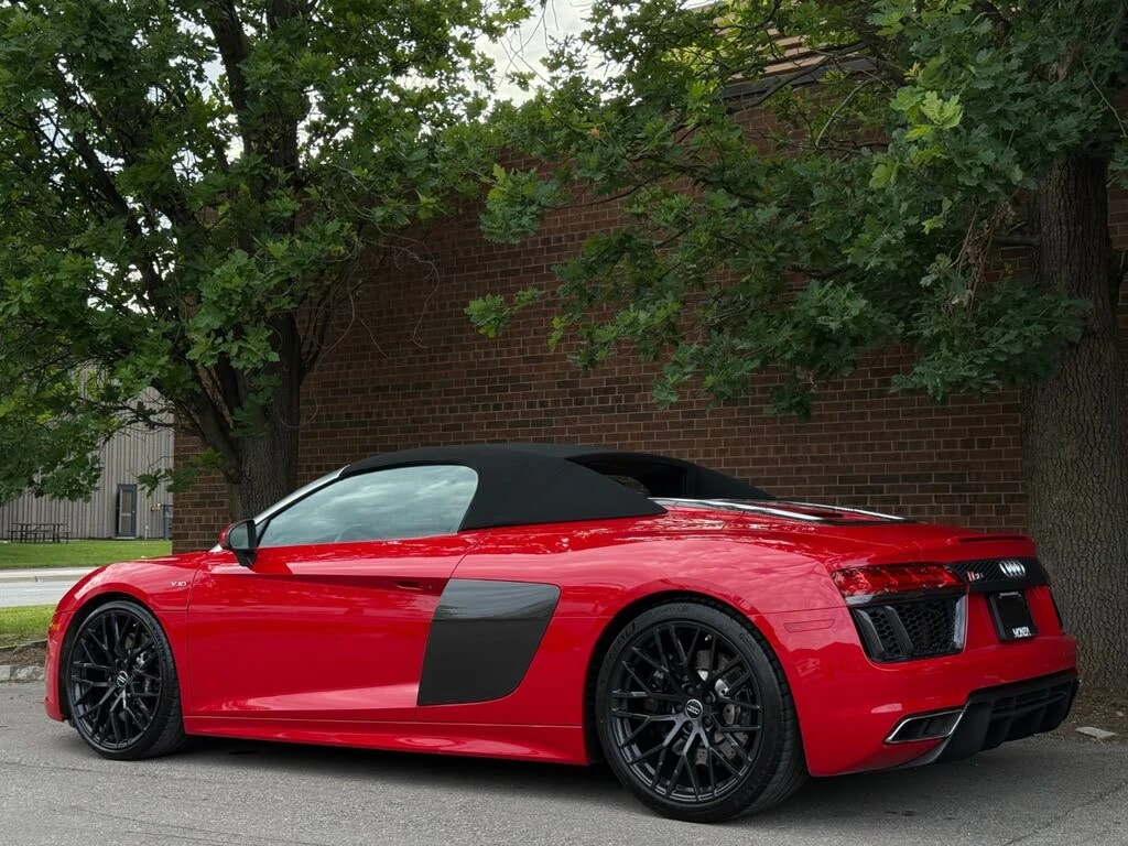 Audi R8 Spyder* V10* quattro* АвтоКредит* (ЦЕНА ДО БГ), снимка 10 - Автомобили и джипове - 55015003