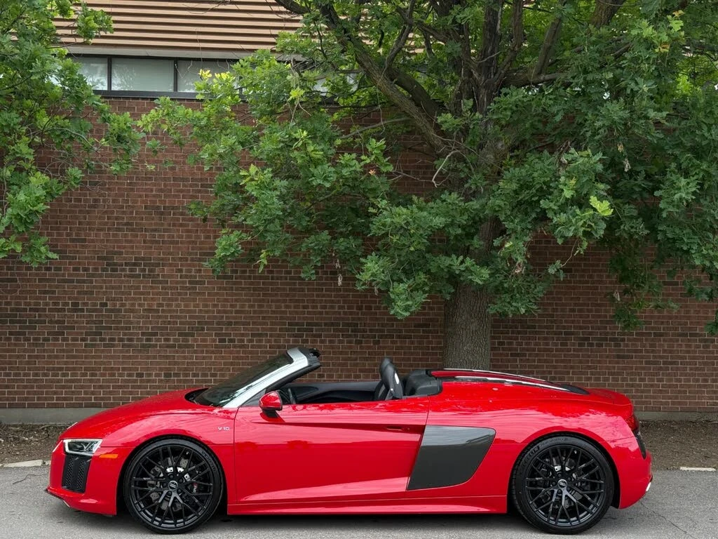 Audi R8 Spyder* V10* quattro* АвтоКредит* (ЦЕНА ДО БГ), снимка 3 - Автомобили и джипове - 55015003