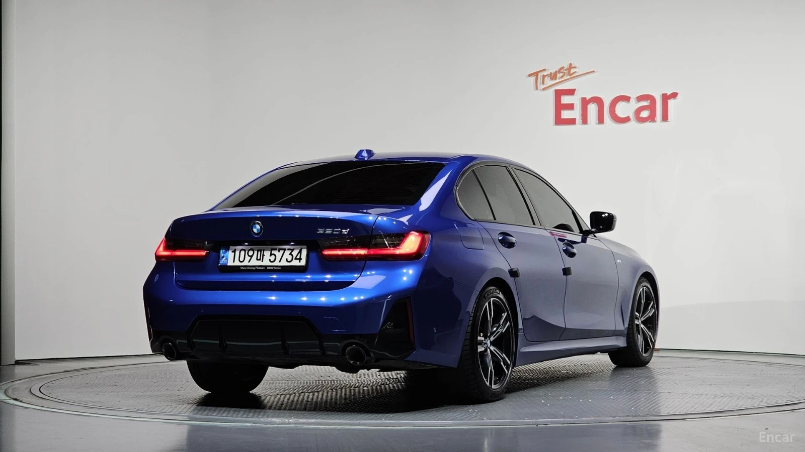 BMW 320 d* MSPORT* LASER* DISTRONIC* КАМЕРА* HEADUP* , снимка 3 - Автомобили и джипове - 55476262