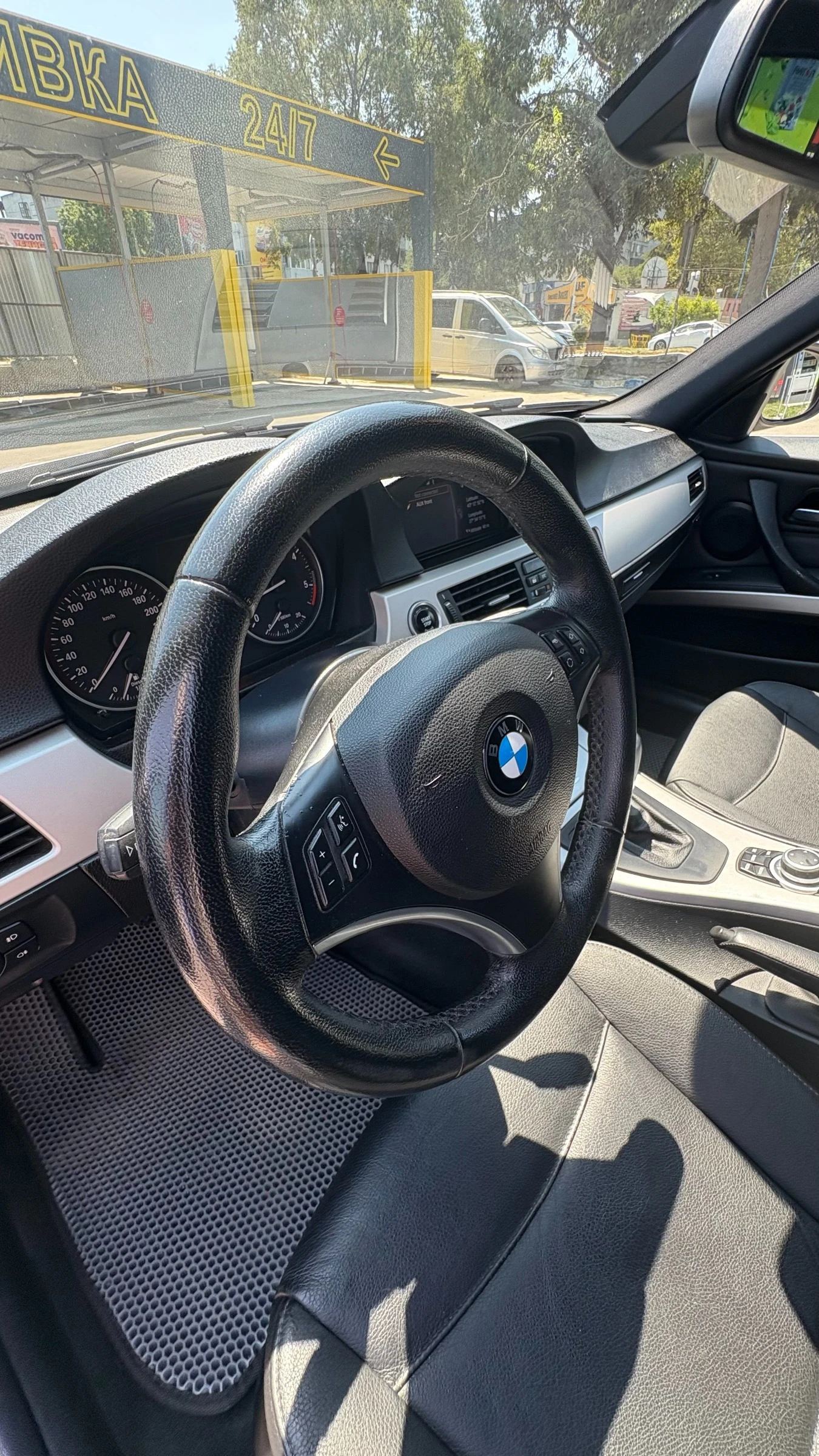 BMW 330, снимка 10 - Автомобили и джипове - 55561442