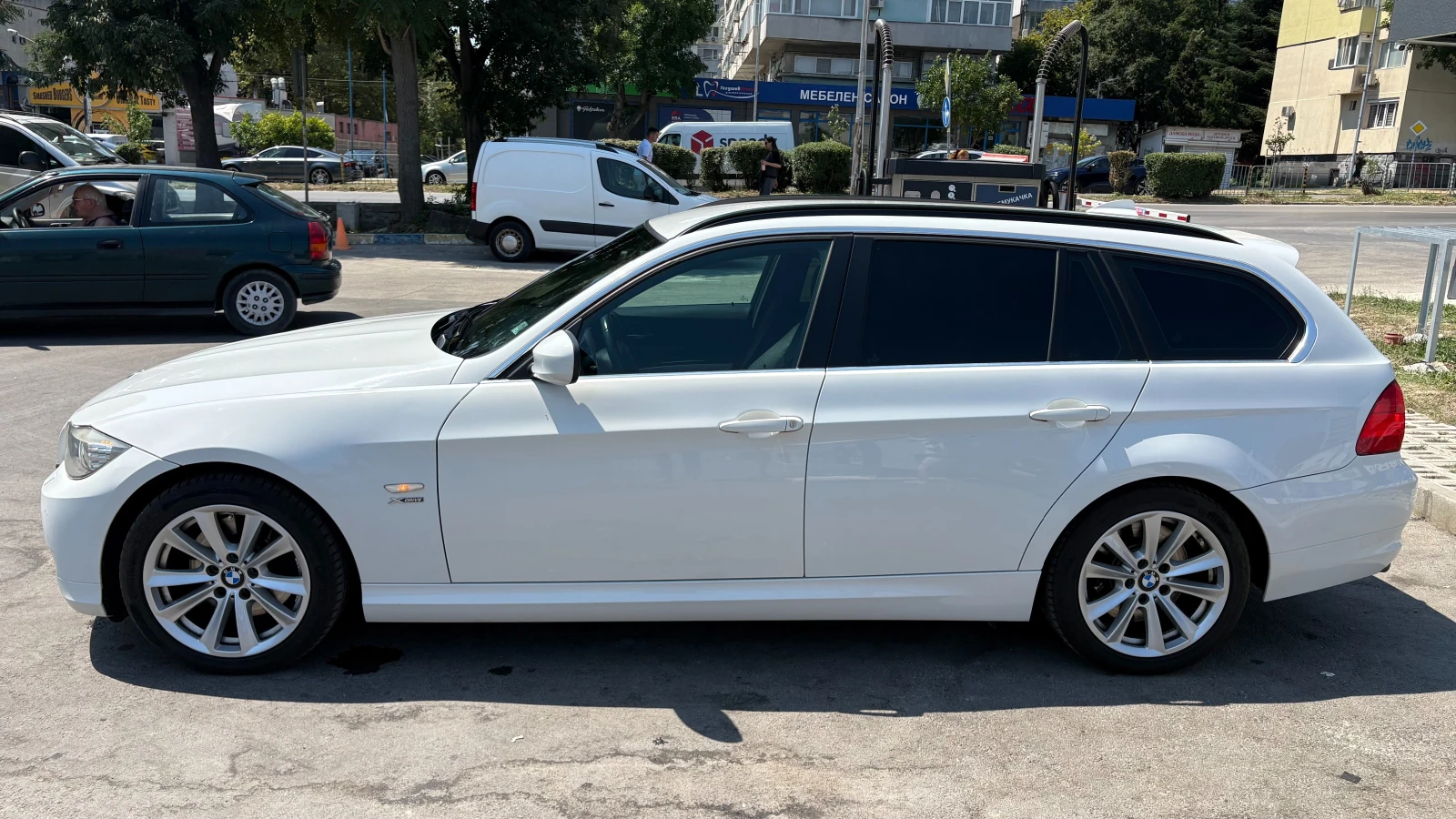 BMW 330, снимка 3 - Автомобили и джипове - 55561442