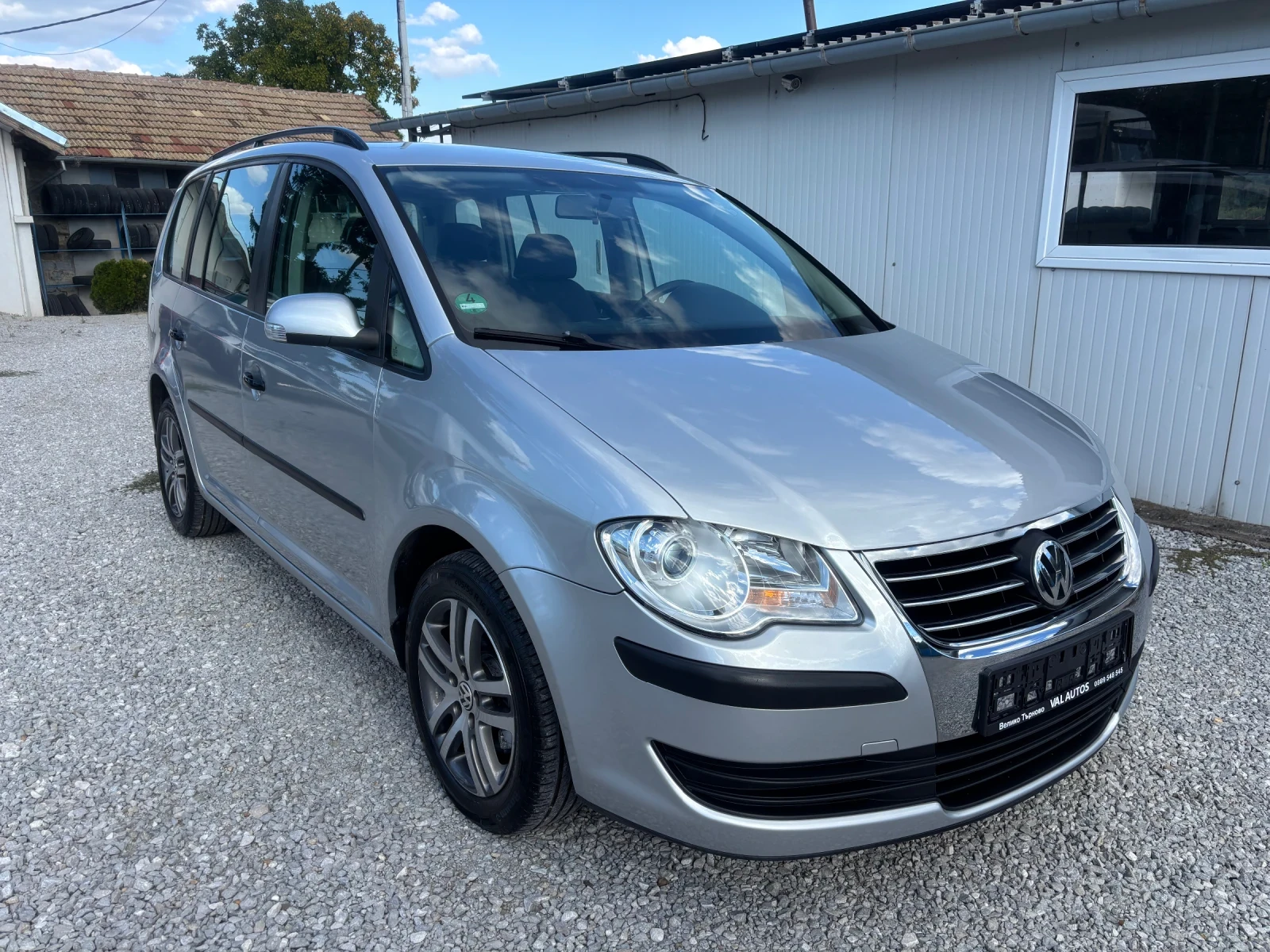 VW Touran 1.9TDI 105кс 6 Скорости 7 МЕСТА 2008 г ГЕРМАНИЯ, снимка 2 - Автомобили и джипове - 56191666