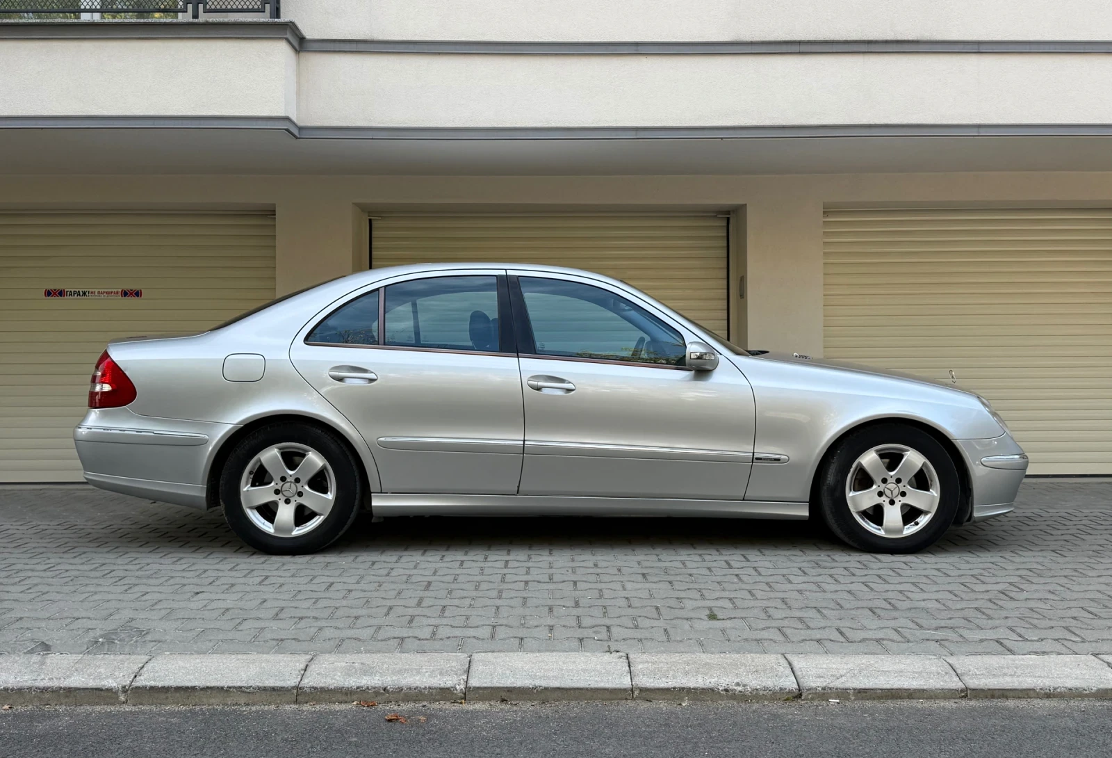 Mercedes-Benz E 270 Avantgarde , снимка 6 - Автомобили и джипове - 56417230