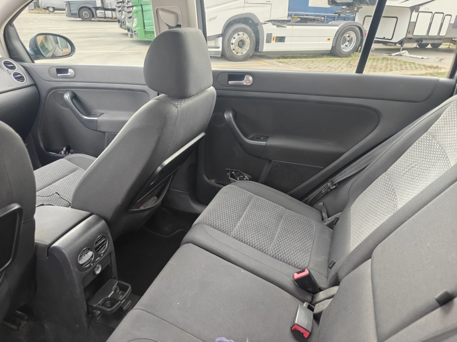 VW Golf Plus Паркинг асистент, снимка 13 - Автомобили и джипове - 56503255