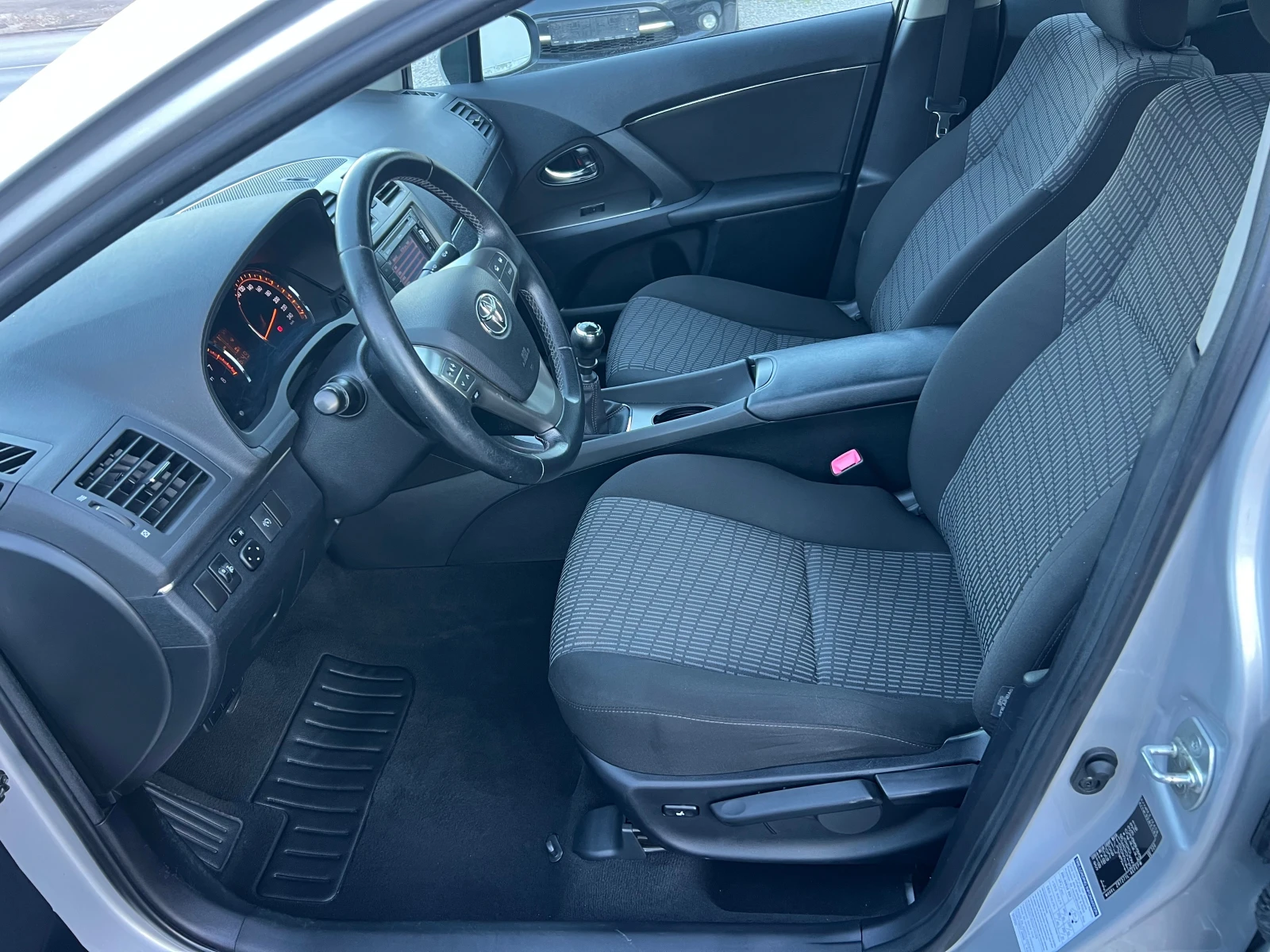 Toyota Avensis 1.8-NAVI | Mobile.bg � ����������� 10
