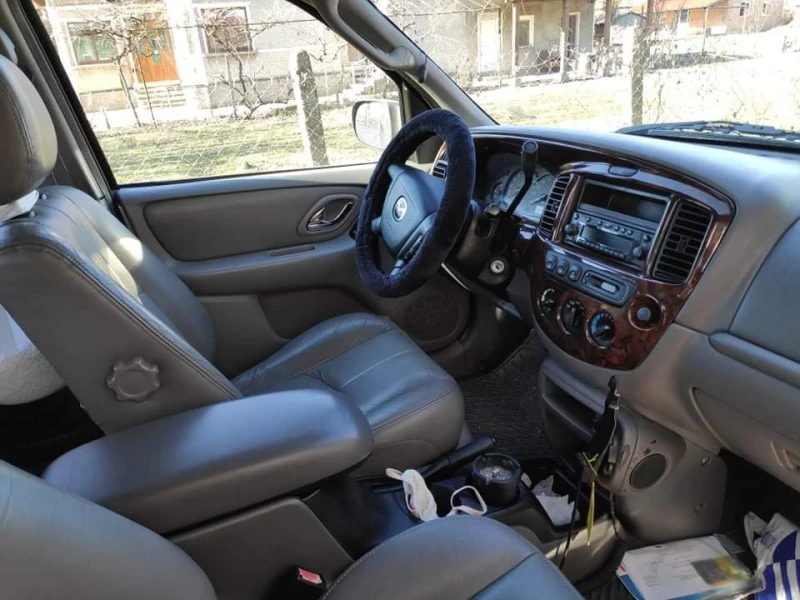 Mazda Tribute, снимка 6 - Автомобили и джипове - 47187332