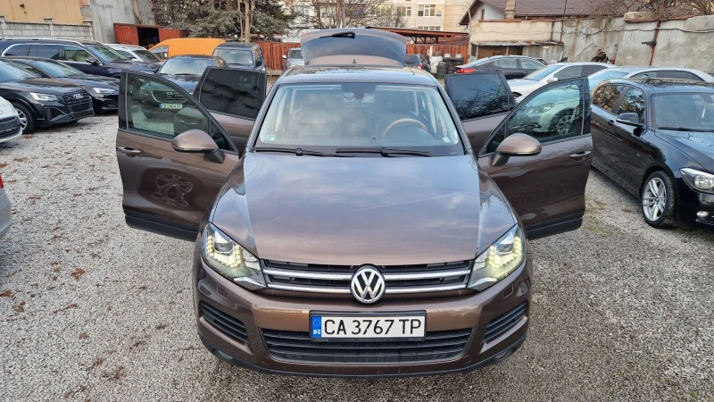 VW Touareg 3.0TDI.245кс.4MOTION+ KEYLESS+ NAVI + XENON+ PANOR, снимка 17 - Автомобили и джипове - 48864266