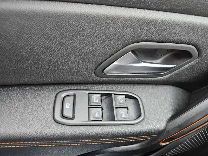 Dacia Duster 1.0 TCe 90 Stop&Start LPG, снимка 11 - Автомобили и джипове - 51189941