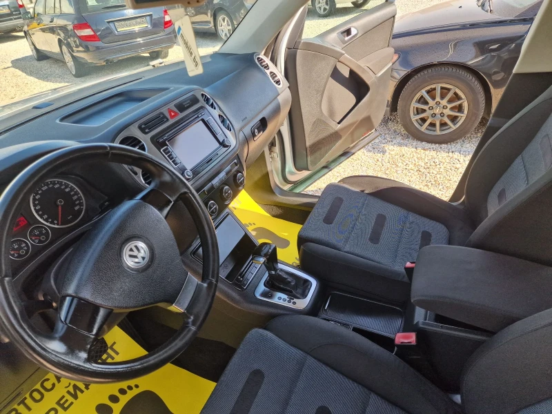 VW Tiguan 2.0 AVTOMAT, снимка 12 - Автомобили и джипове - 52187750