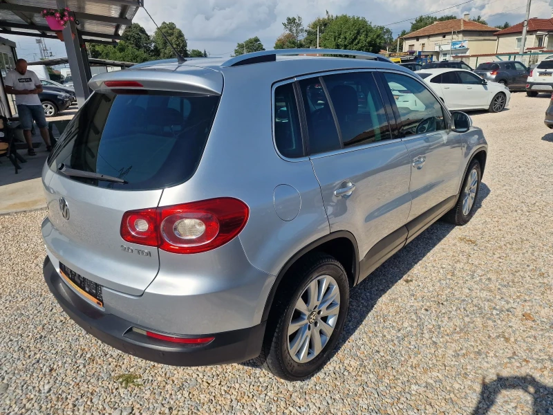 VW Tiguan 2.0 AVTOMAT, снимка 5 - Автомобили и джипове - 52187750