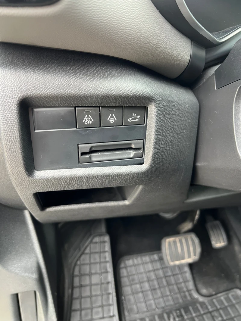 Citroen C5 Aircross ДИСТРОНИК//ПОДГРЕВ//КОЖА//, снимка 15 - Автомобили и джипове - 53497183