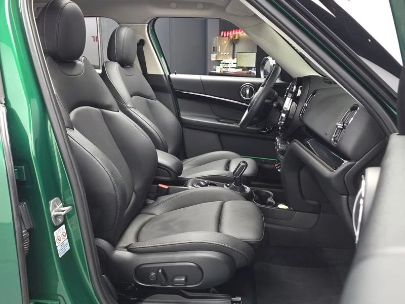 Mini Countryman 1.5 Automatic, снимка 11 - Автомобили и джипове - 56002200