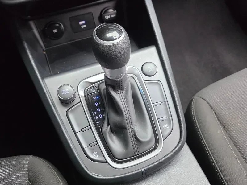 Hyundai Kona 1.6 Turbo 4Wd Smart, снимка 9 - Автомобили и джипове - 56321566