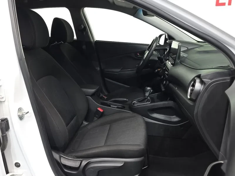 Hyundai Kona 1.6 Turbo 4Wd Smart, снимка 11 - Автомобили и джипове - 56321566