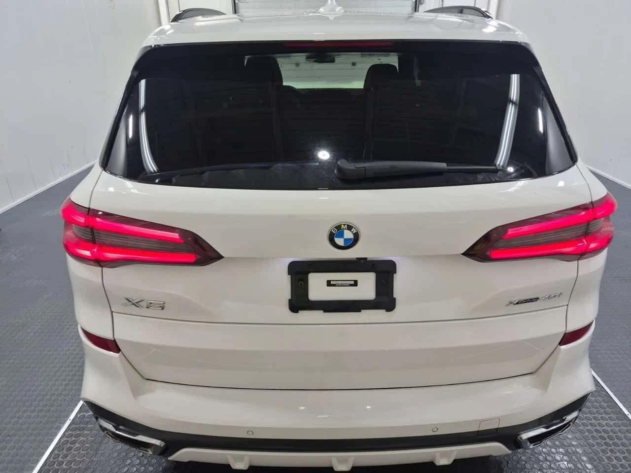 BMW X5  M-PACK | XDRIVE40I | SWAROVSKI | CARFAX - изображение 6