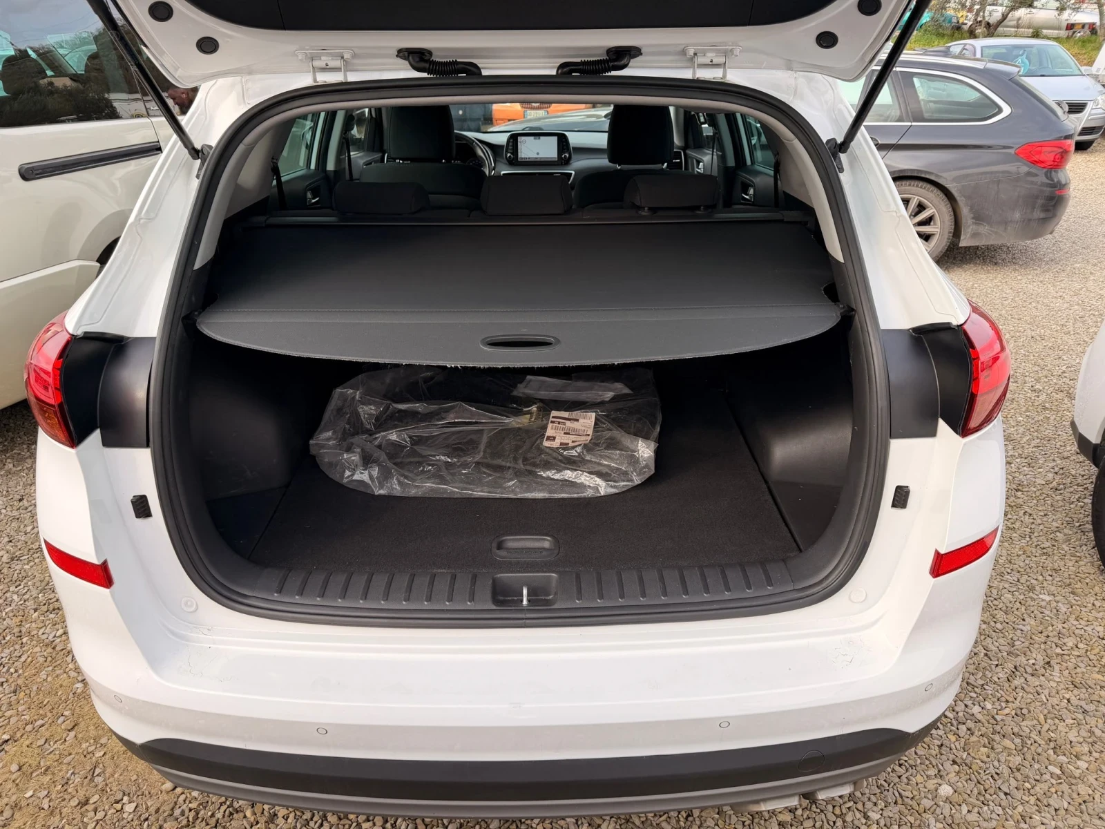 Hyundai Tucson, снимка 16 - Автомобили и джипове - 54189939