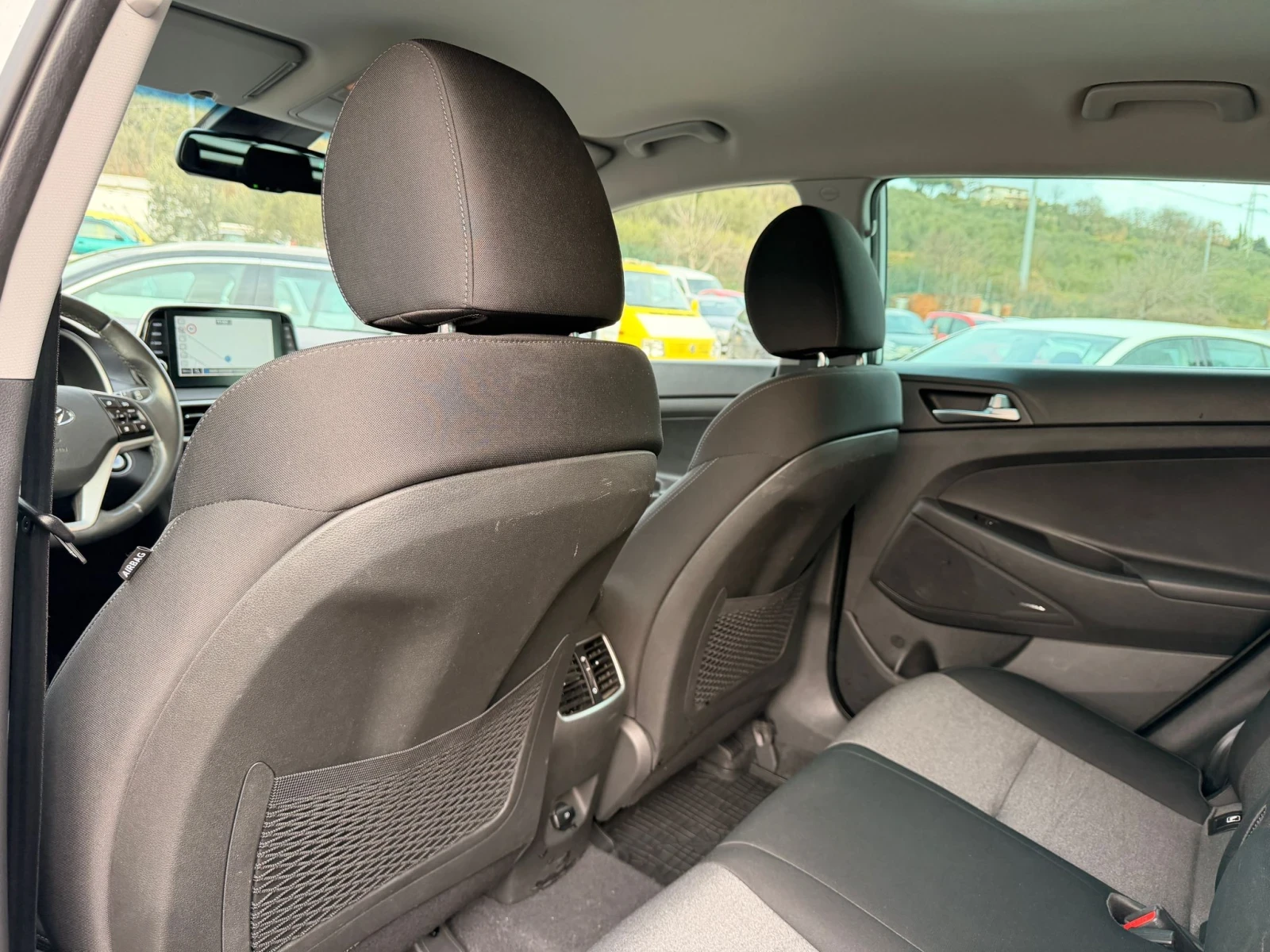 Hyundai Tucson, снимка 15 - Автомобили и джипове - 54189939