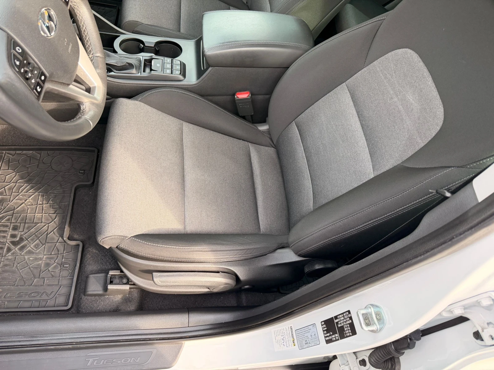 Hyundai Tucson, снимка 12 - Автомобили и джипове - 54189939