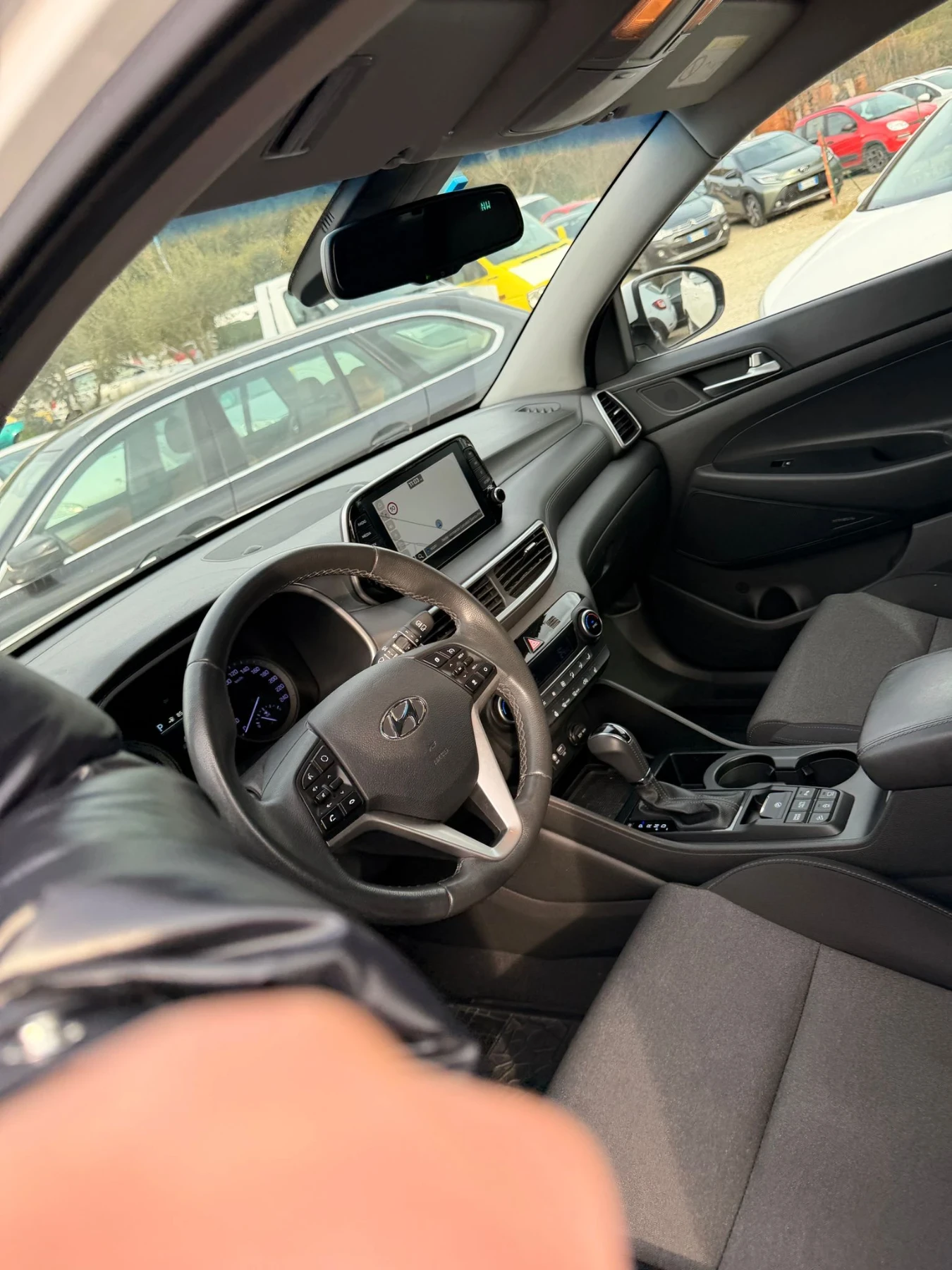 Hyundai Tucson, снимка 11 - Автомобили и джипове - 54189939