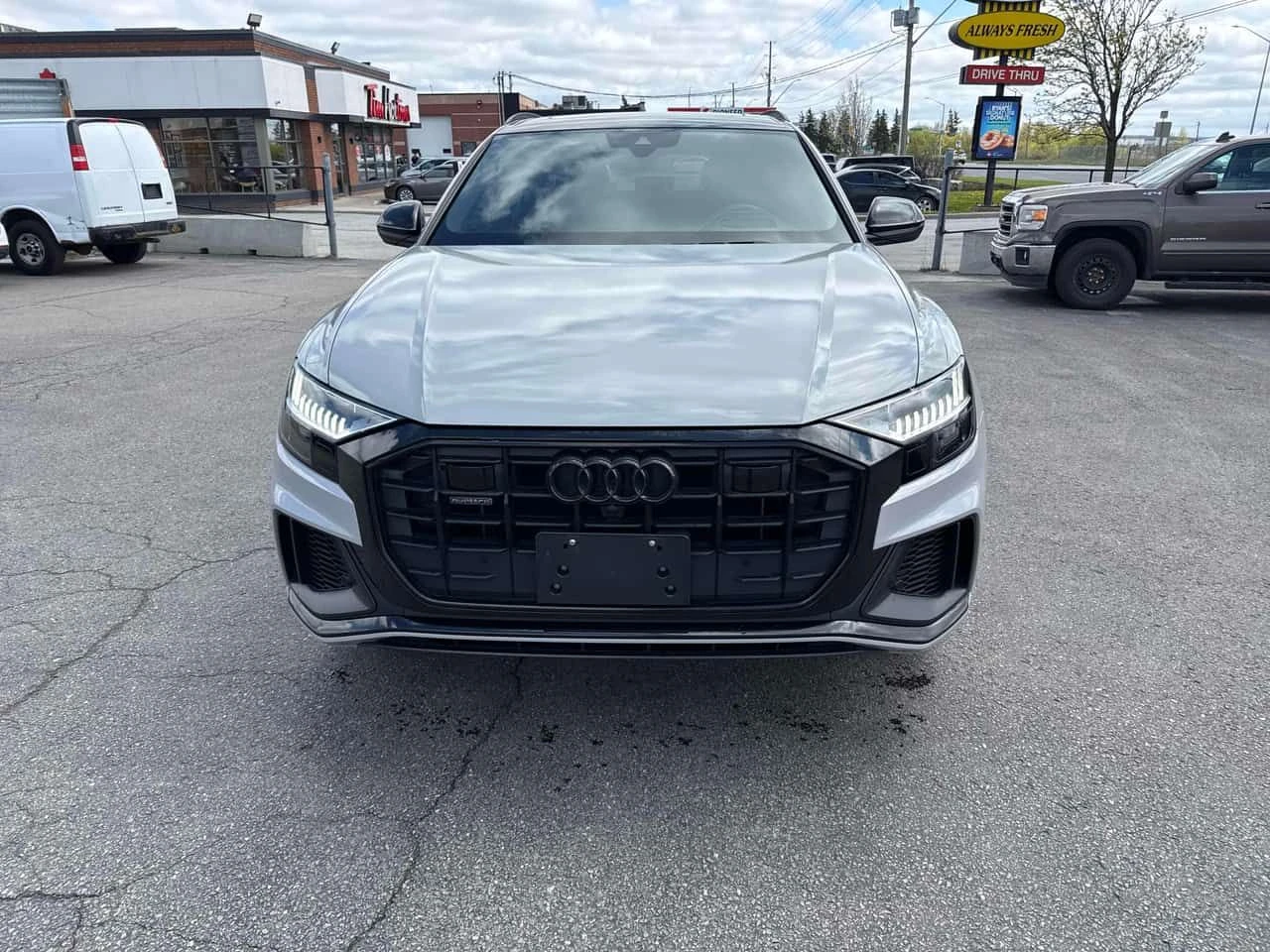 Audi Q8 * Technik * B&O * PANO * ОБДУХВАНЕ *  360 * CARFAX, снимка 6 - Автомобили и джипове - 54556753