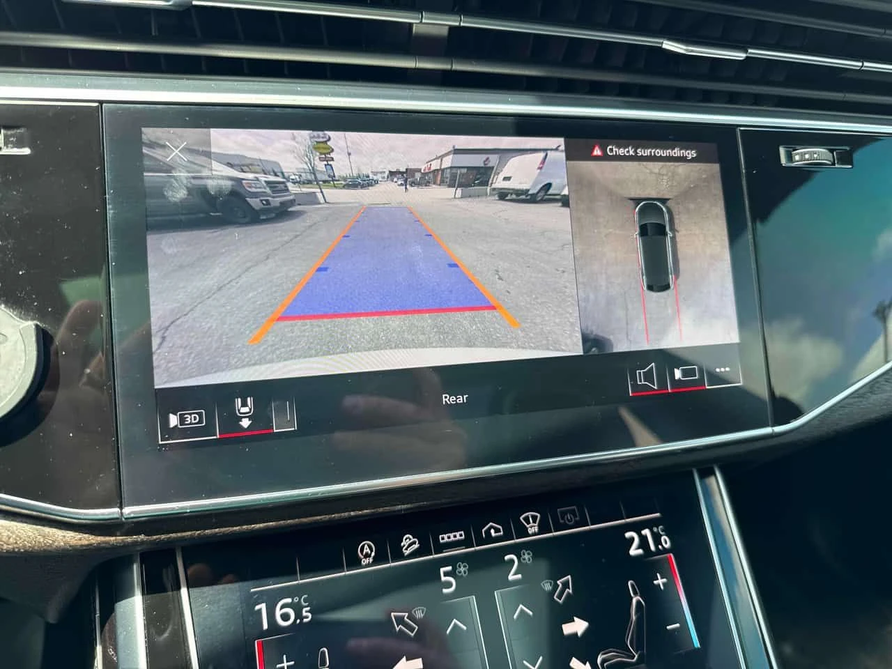 Audi Q8 * Technik * B&O * PANO * ОБДУХВАНЕ *  360 * CARFAX, снимка 13 - Автомобили и джипове - 54556753