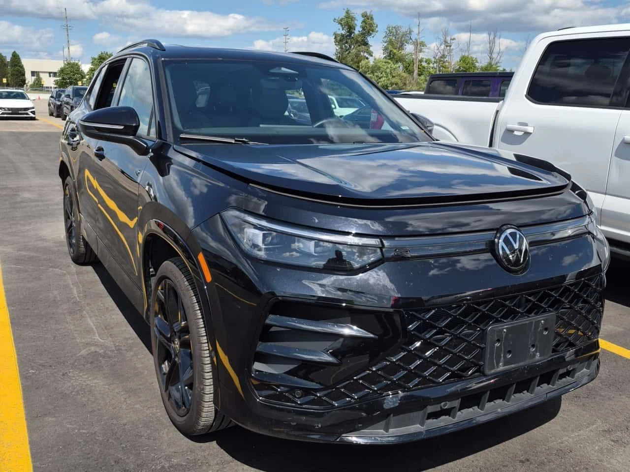 VW Tiguan * COMFORTLINE R LINE BLACK EDITION * CARFAX * , снимка 2 - Автомобили и джипове - 55500689