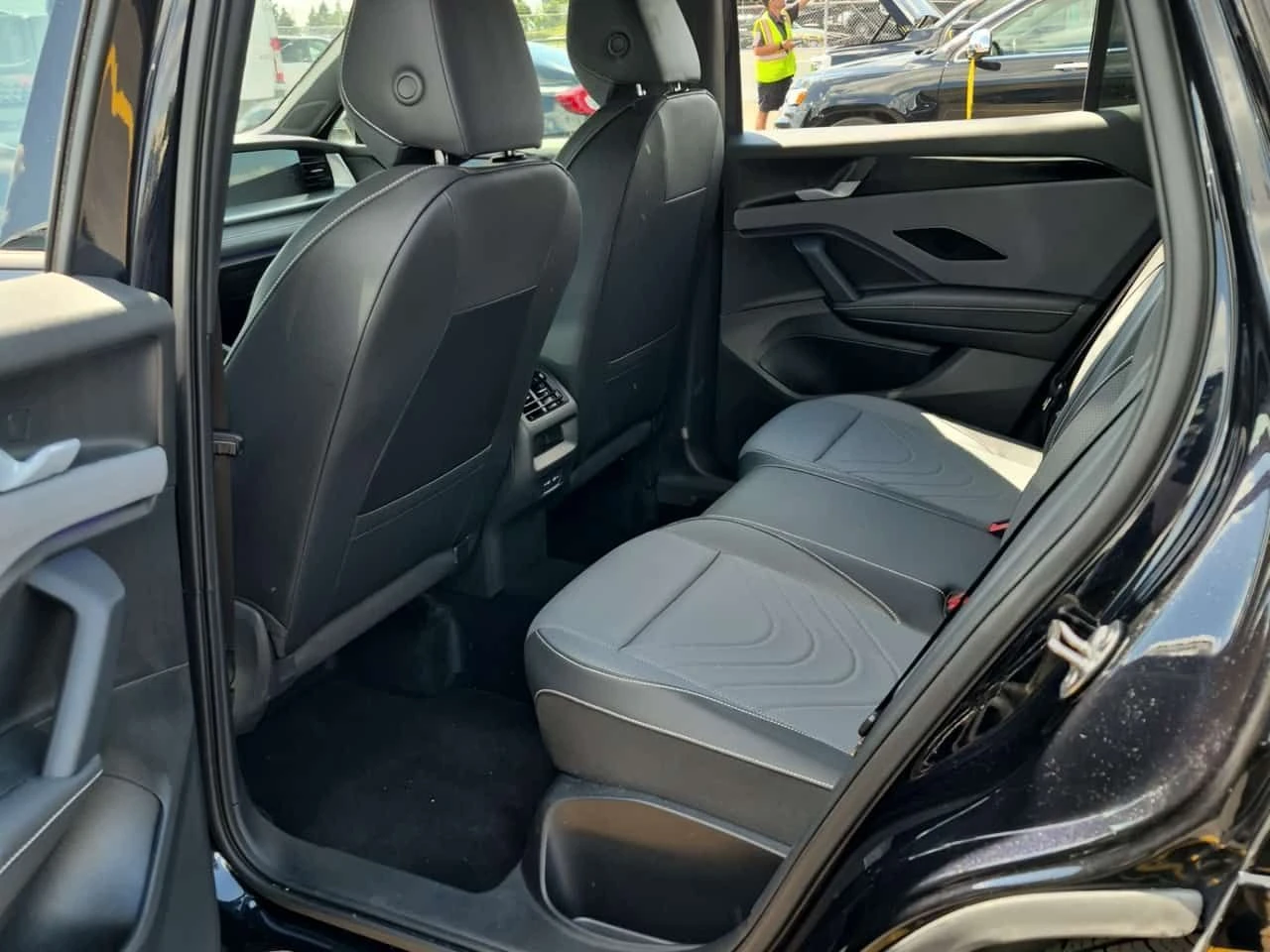 VW Tiguan * COMFORTLINE R LINE BLACK EDITION * CARFAX * , снимка 9 - Автомобили и джипове - 55500689