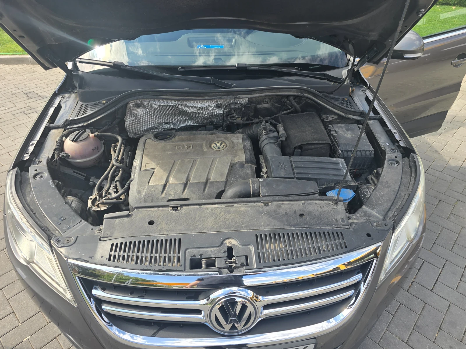 VW Tiguan, снимка 13 - Автомобили и джипове - 56057147