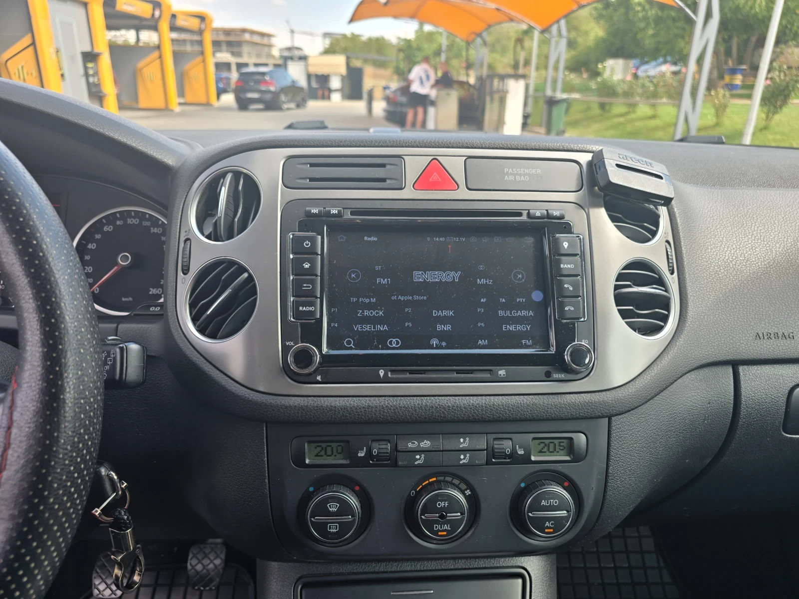 VW Tiguan, снимка 8 - Автомобили и джипове - 56057147