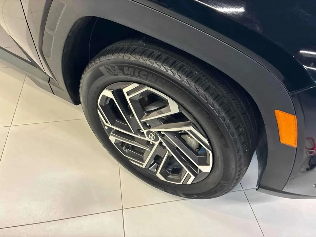 Hyundai Tucson, снимка 6 - Автомобили и джипове - 56684661