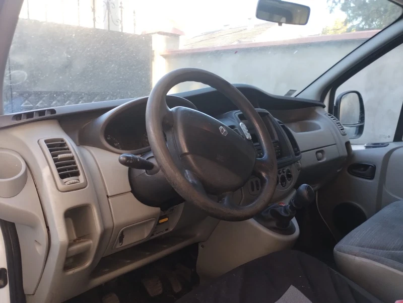 Renault Trafic, снимка 4 - Бусове и автобуси - 48266713