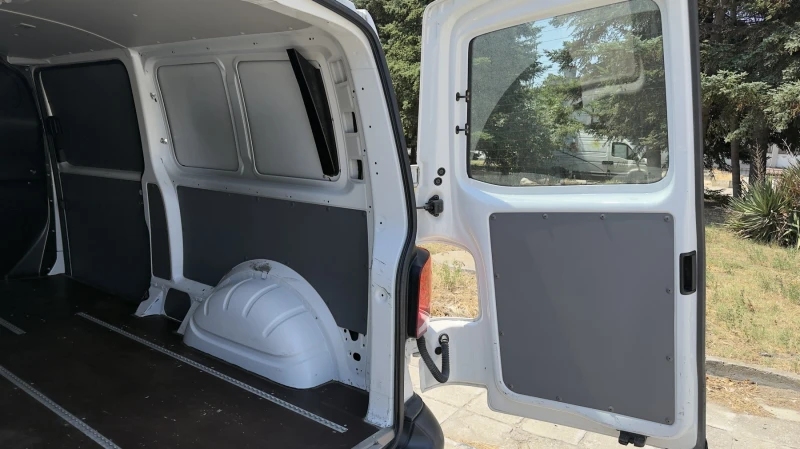 VW Transporter T 6.1 - 199к.с., снимка 15 - Бусове и автобуси - 52662406