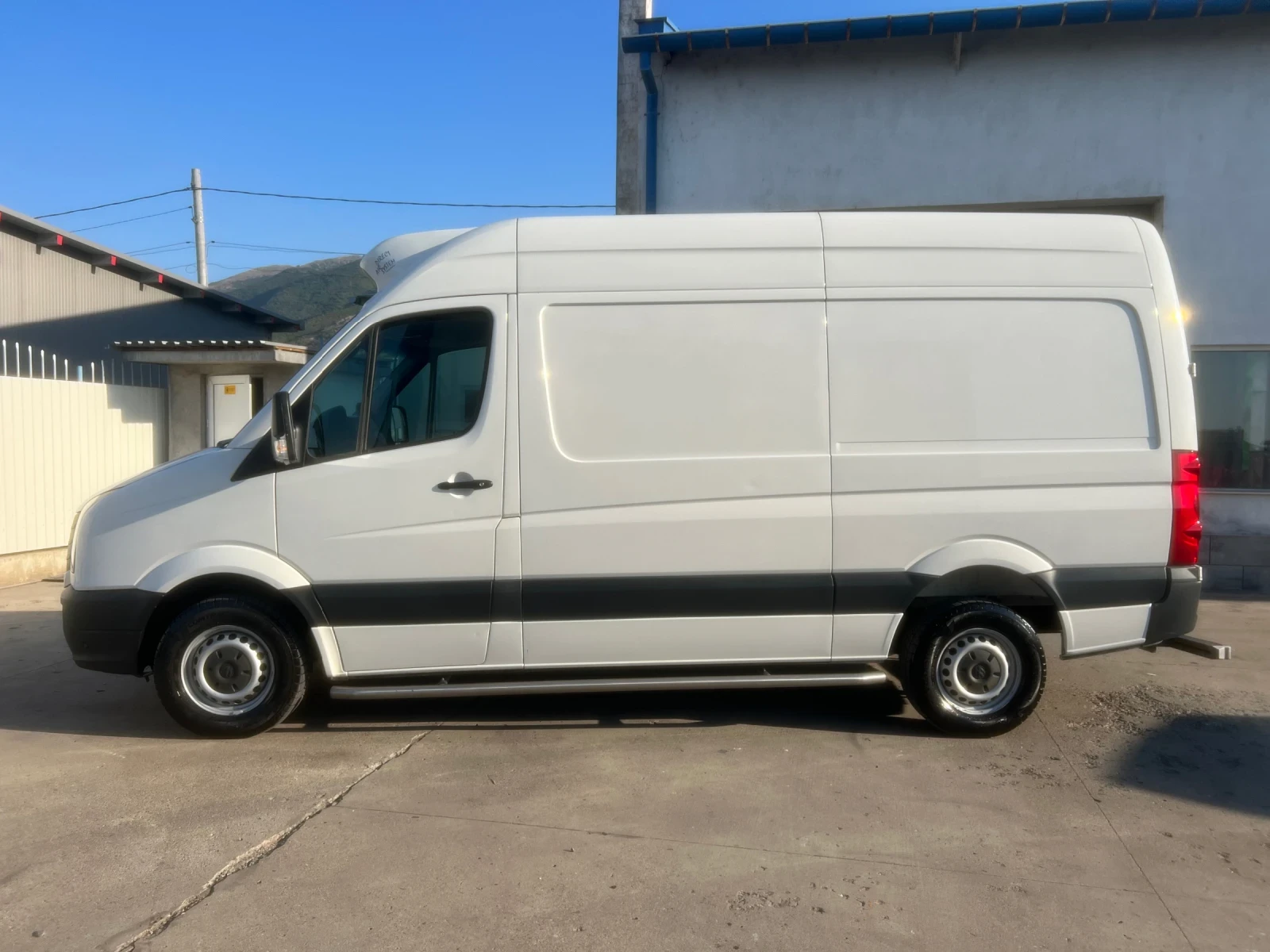 VW Crafter Хладилен -20 / 2015 година, снимка 5 - Бусове и автобуси - 55699337