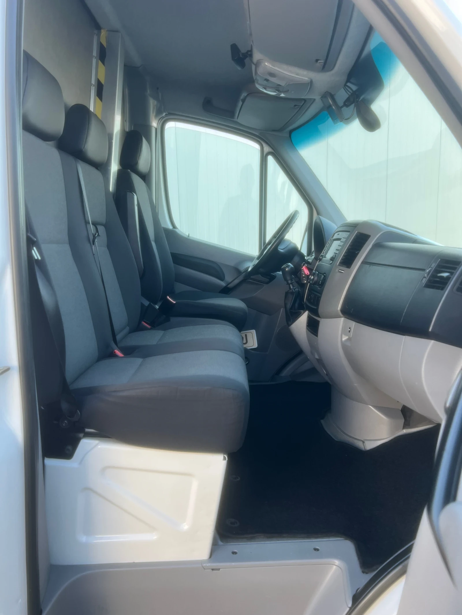 VW Crafter Хладилен -20 / 2015 година, снимка 14 - Бусове и автобуси - 55699337