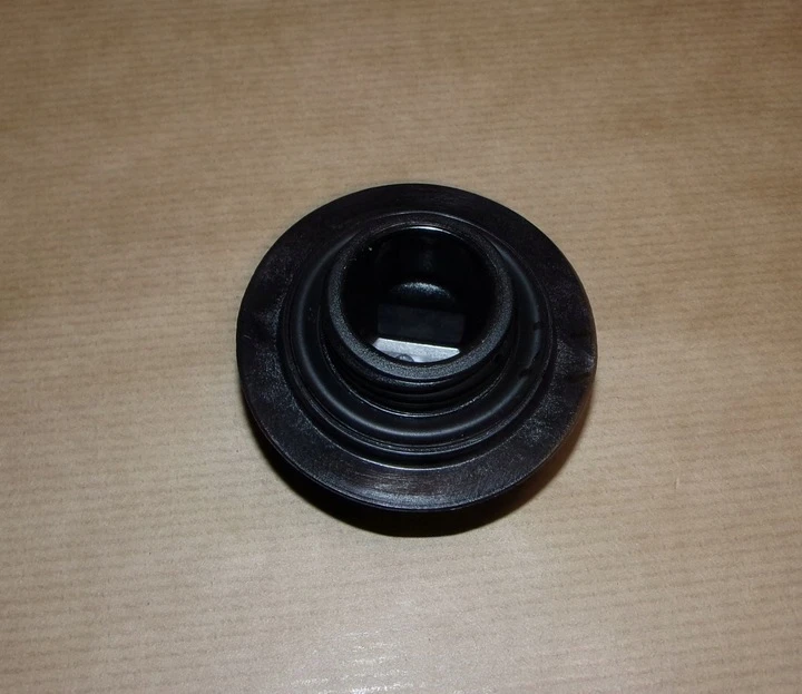 Капачка масло DACIA/INFINITI/NISSAN/RENAULT 152551P110/152564600R, снимка 2 - Части - 52726571