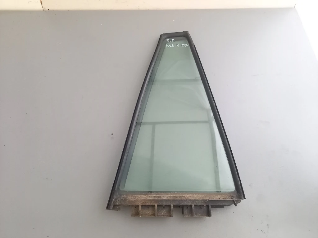 Стъкло задно дясно малко Тойота Рав4 (11)