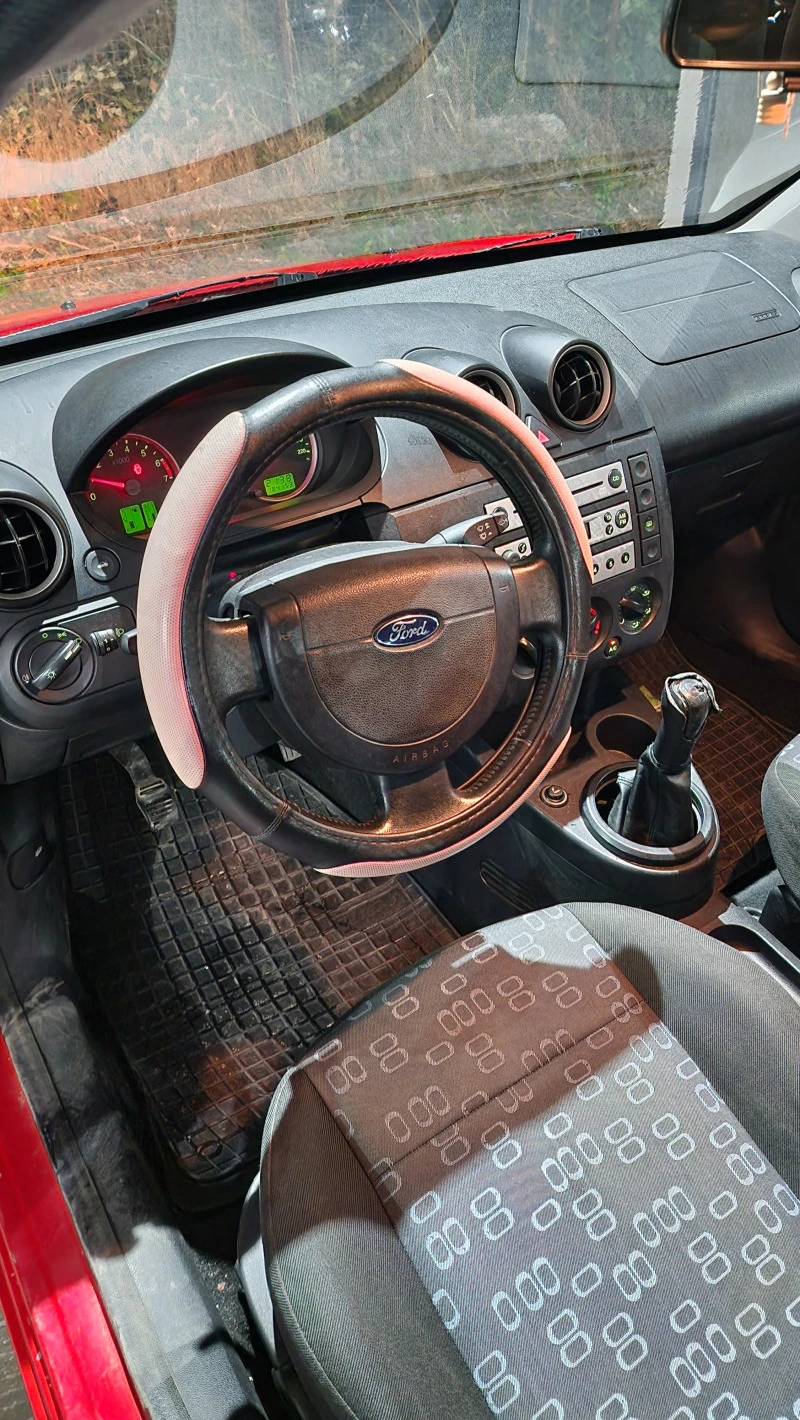 Ford Fiesta, снимка 7 - Автомобили и джипове - 46815961