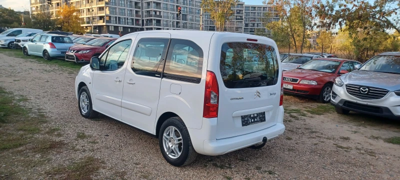 Citroen Berlingo 1, 6 HDI УНИКАТ, снимка 4 - Автомобили и джипове - 47544401