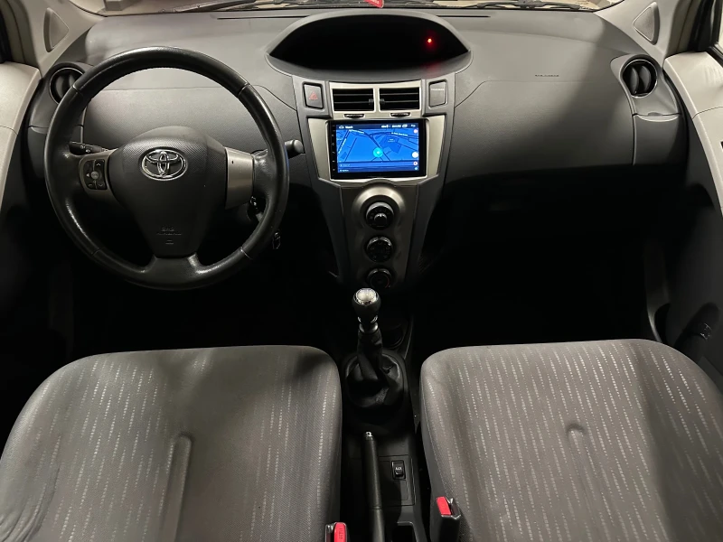 Toyota Yaris 6 скорости, снимка 7 - Автомобили и джипове - 49608190