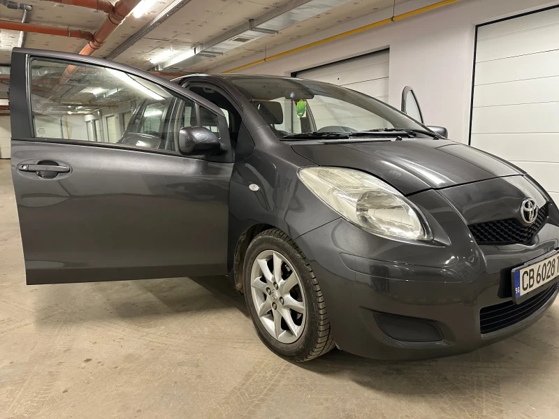 Toyota Yaris 6 скорости, снимка 5 - Автомобили и джипове - 49608190