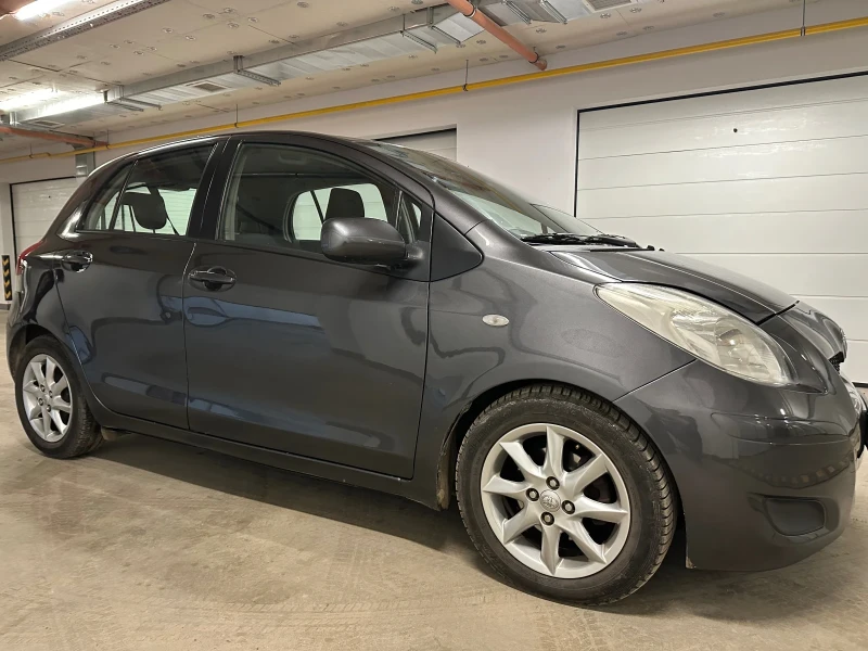 Toyota Yaris 6 скорости, снимка 2 - Автомобили и джипове - 49608190