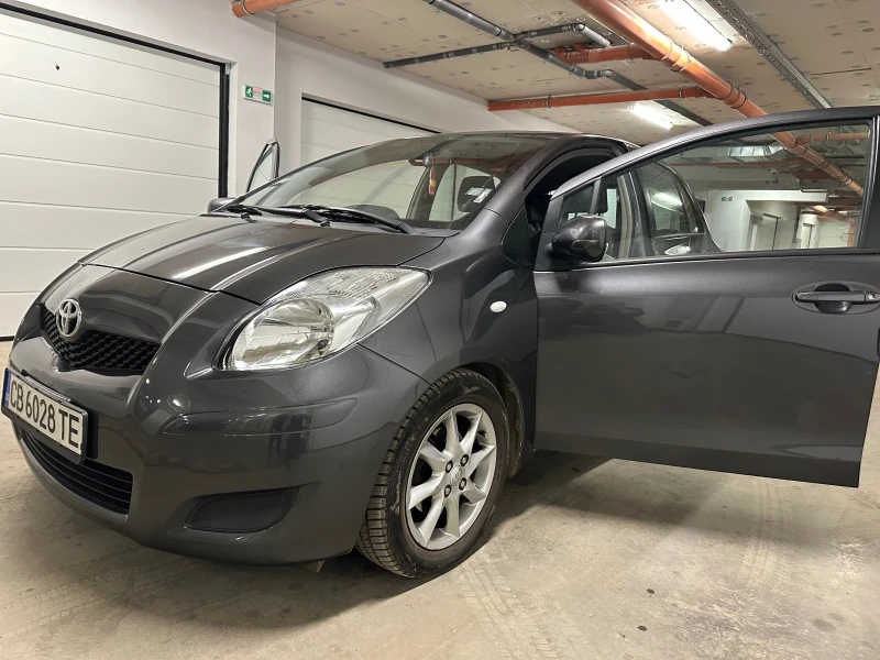 Toyota Yaris 6 скорости, снимка 6 - Автомобили и джипове - 49608190