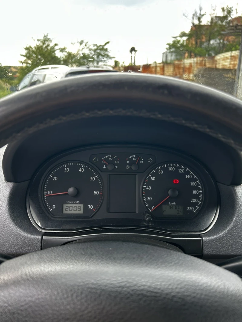 VW Polo IV, снимка 9 - Автомобили и джипове - 52890100