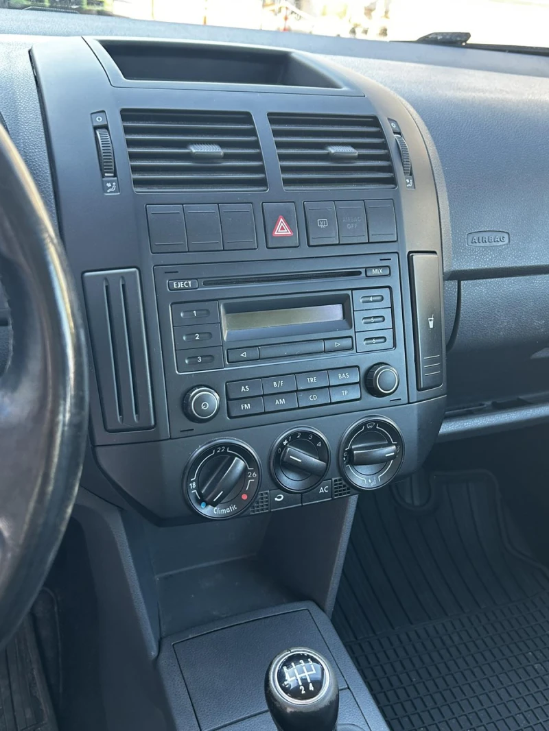VW Polo IV, снимка 11 - Автомобили и джипове - 52890100
