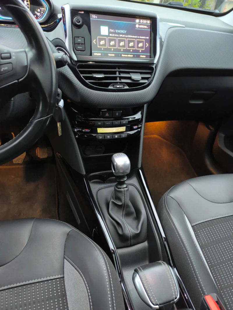 Peugeot 2008 130кс, 6ск , панорама, навигация, камера, кожа, снимка 14 - Автомобили и джипове - 52542774