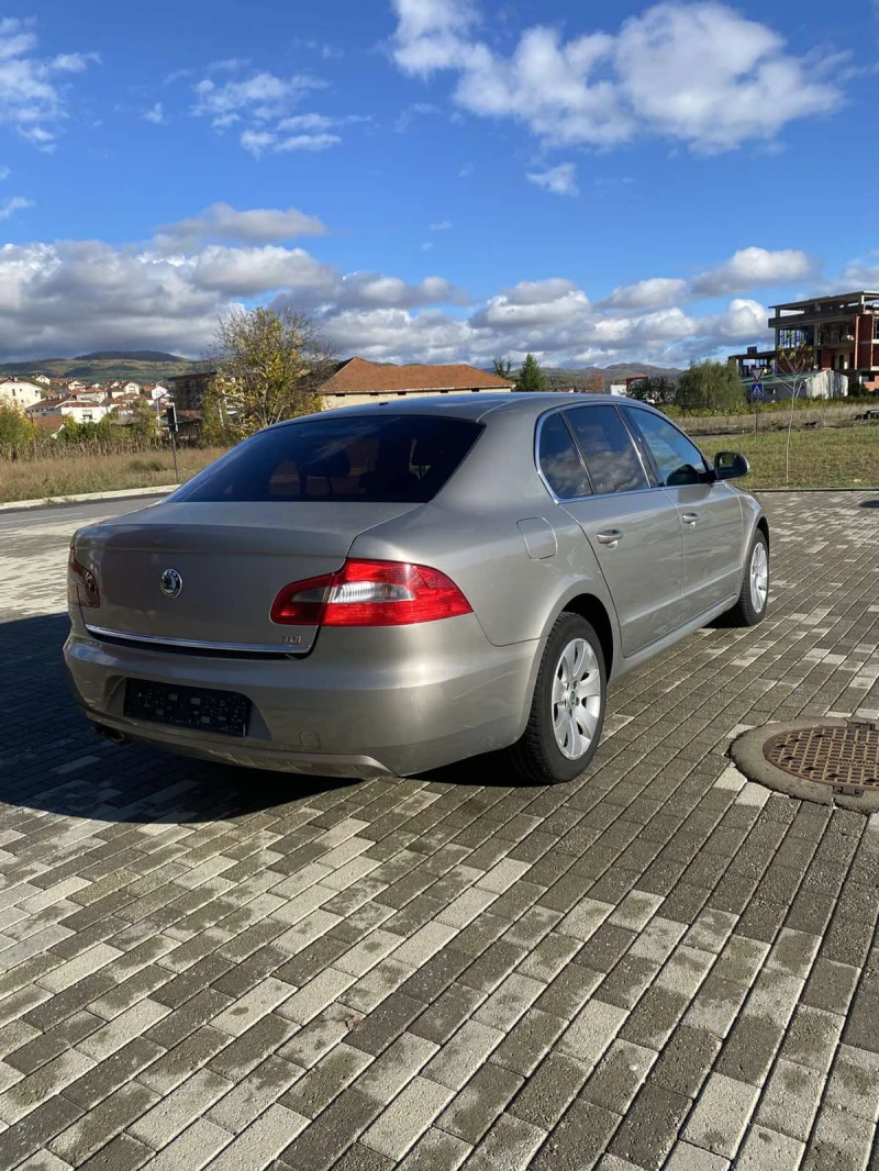 Skoda Superb 2.0 TDI * 140 к.с. * 6 скорости * Перфектна * , снимка 6 - Автомобили и джипове - 52667538