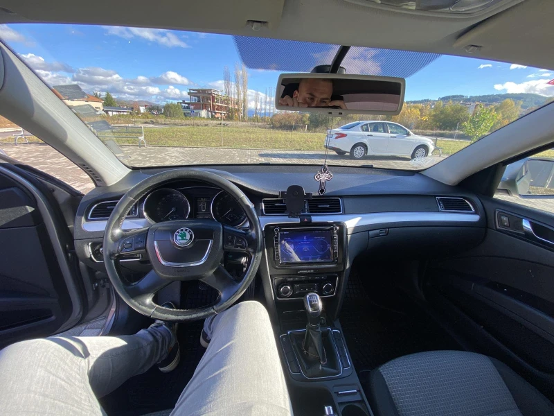 Skoda Superb 2.0 TDI * 140 к.с. * 6 скорости * Перфектна * , снимка 8 - Автомобили и джипове - 52667538