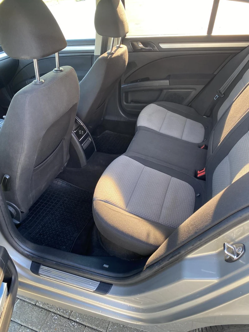 Skoda Superb 2.0 TDI * 140 к.с. * 6 скорости * Перфектна * , снимка 9 - Автомобили и джипове - 52667538